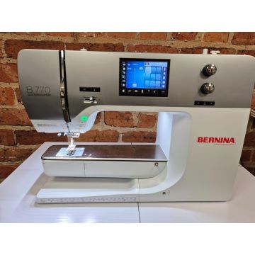 Pre-owned Bernina 770QE-13