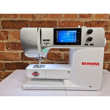 Pre-owned Bernina 480-3